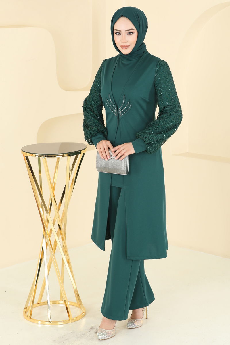 Emerald Crêpe Modest Abaya with Belted Detail